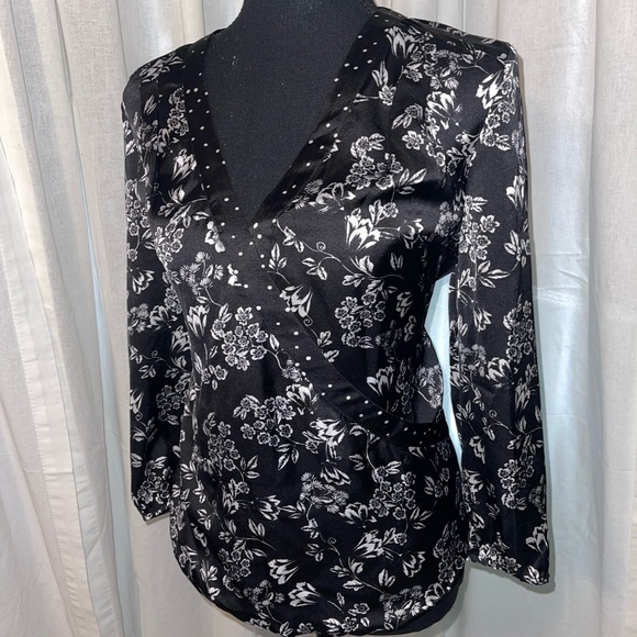 Beautiful Daniel Rainn Floral and Polka Dot Wrap Front Blouse - Picture 2 of 5